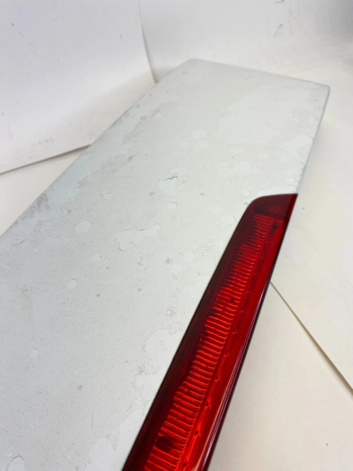 08-11 HYUNDAI ACCENT HATCHBACK REAR TRUNK SPOILER W THIRD BRAKE LIGHT 872101E200