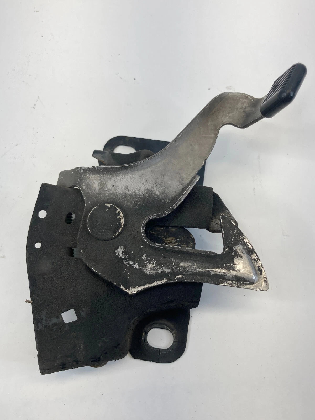 2008-2012 HONDA ACCORD FRONT CENTER ENGINE HOOD LOCK LATCH SAFETY CATCH UNIT OEM