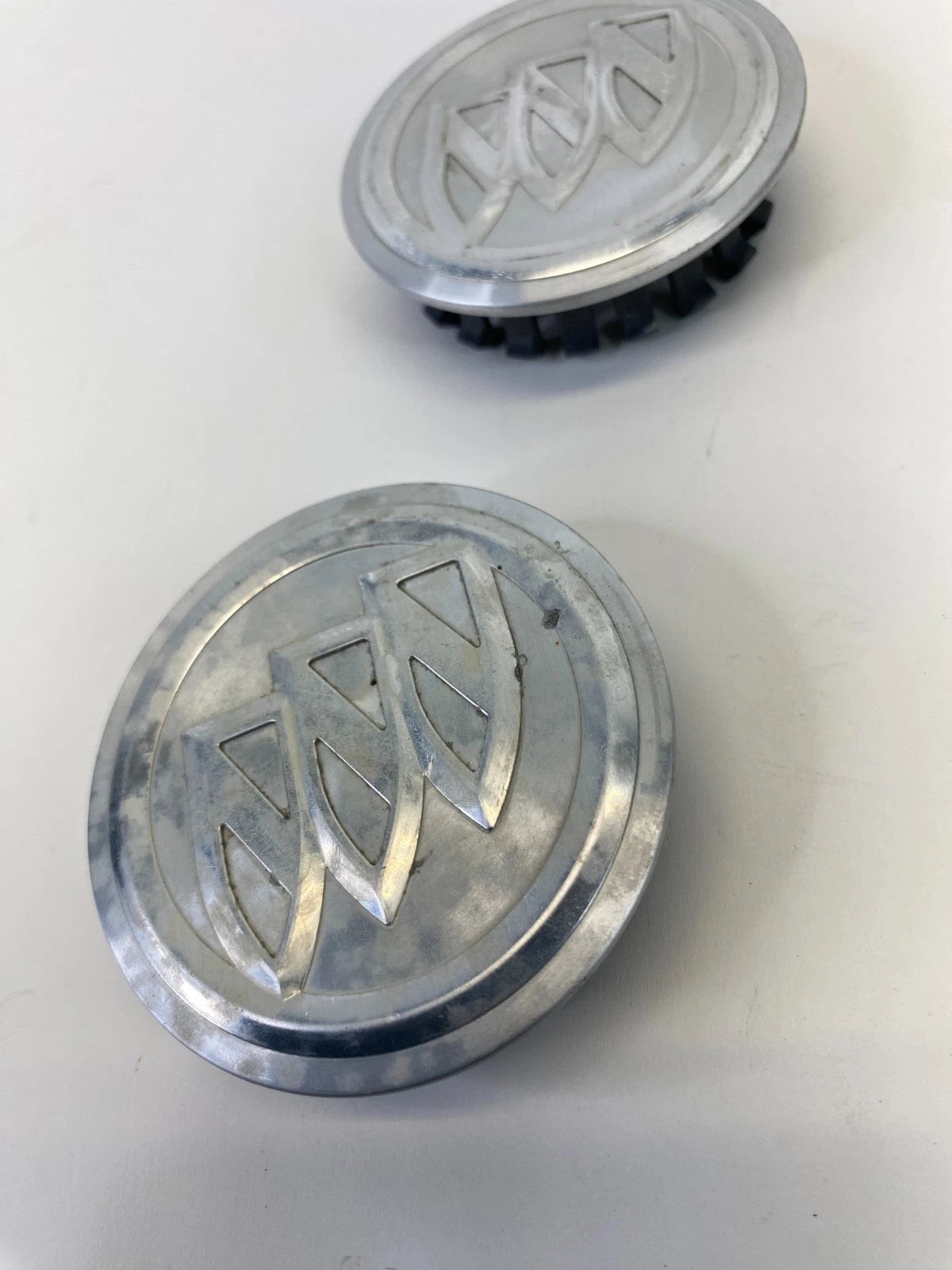 2011-2016 BUICK REGAL CXL WHEEL CENTER CAPS PAIR SET OF 2 CHROME 9595010 OEM