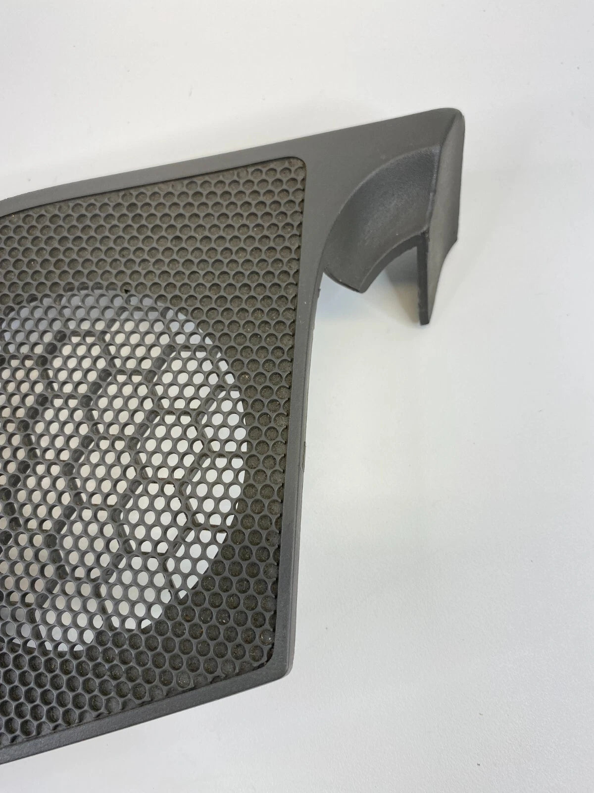 2005-2007 JEEP GRAND CHEROKEE DASH LEFT DRIVER SIDE SPEAKER GRILLE COVER OEM