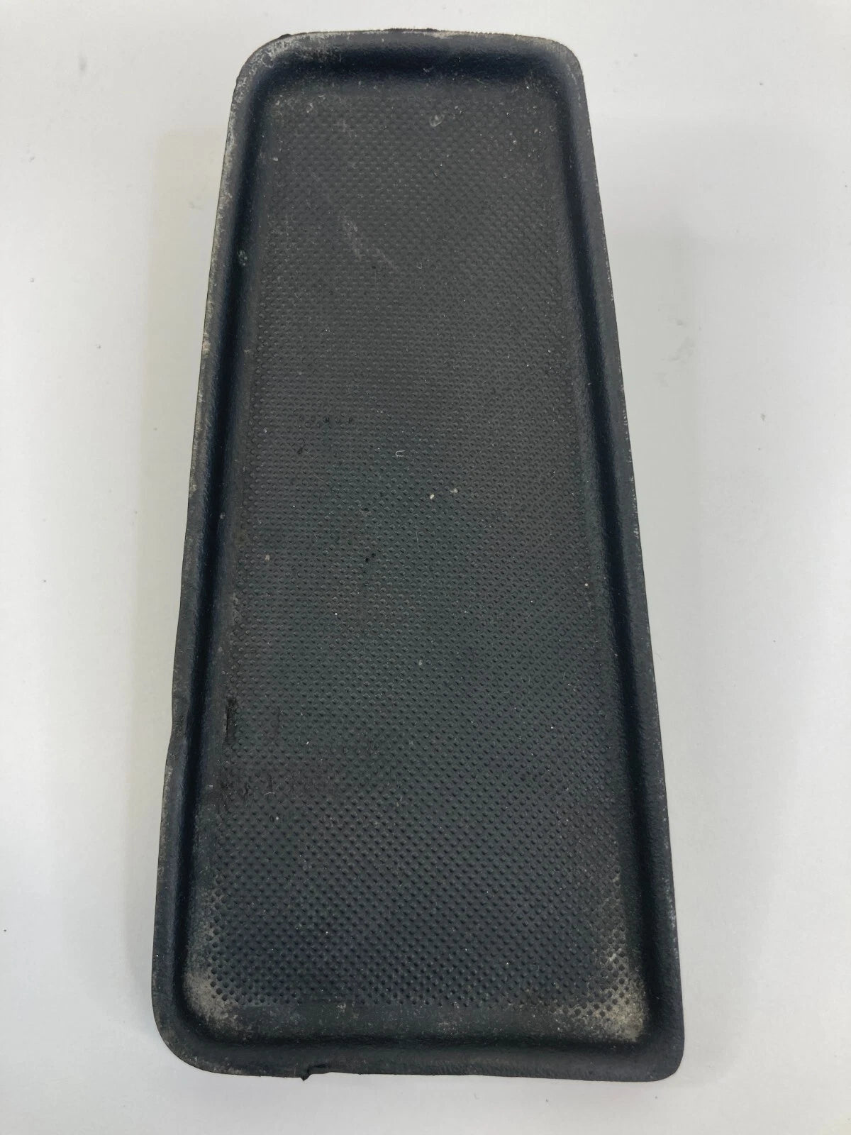 06-13 CHEVROLET IMPALA FRONT RIGHT DOOR PANEL PULL HANDLE LINER INSERT 1118531