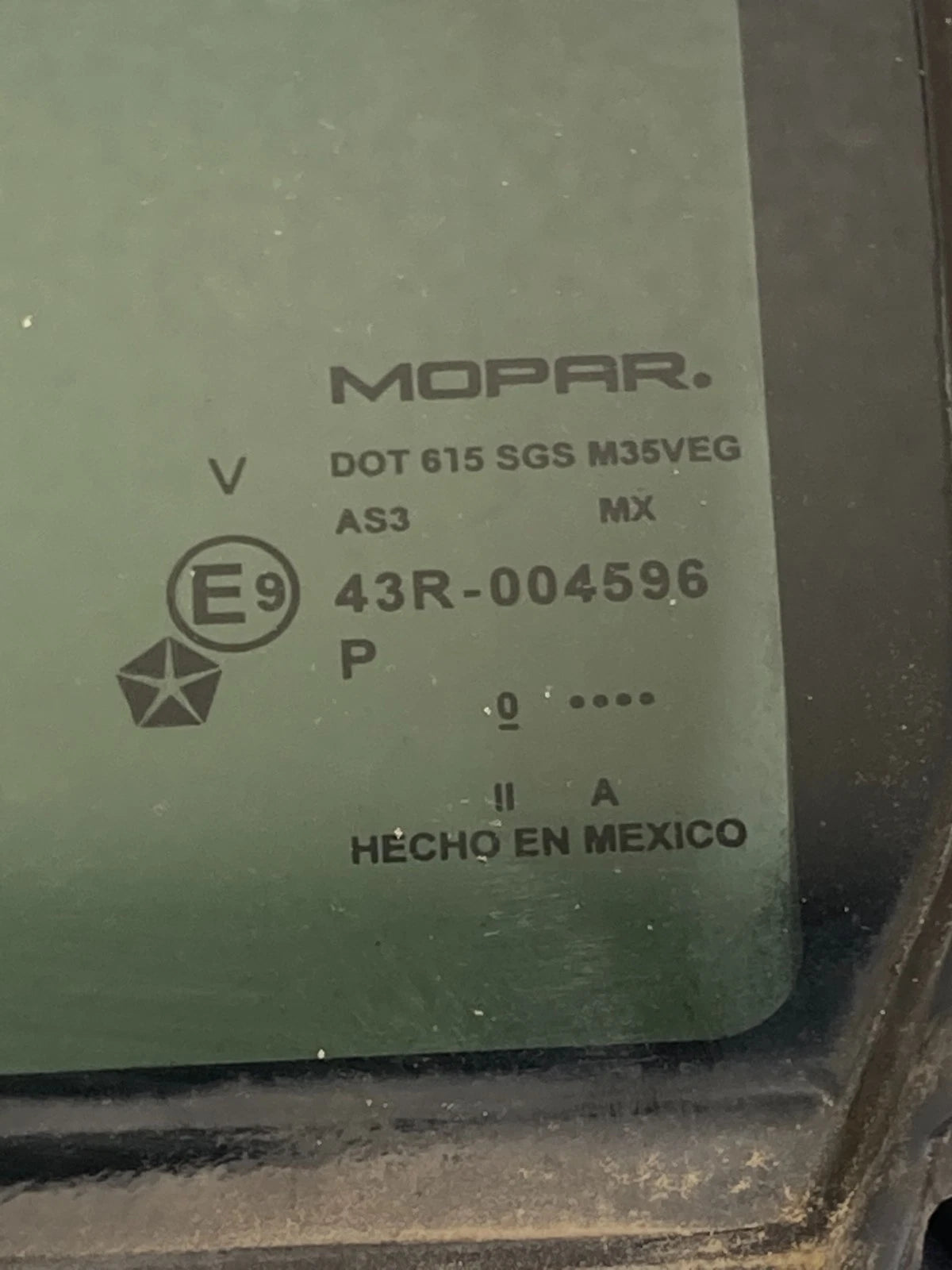 2008-2012 JEEP LIBERTY REAR RIGHT WINDOW VENT QUARTER GLASS OEM