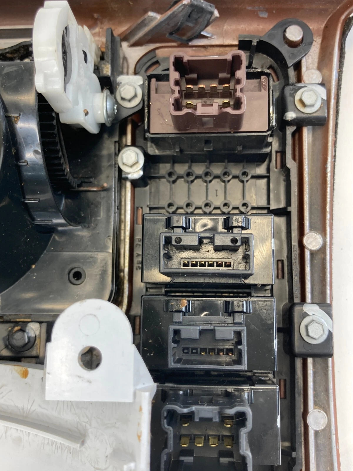 08-10 INFINITI QX56 08-15 NISSAN ARMADA CENTER CONSOLE SHIFTER BEZEL CUP HOLDER