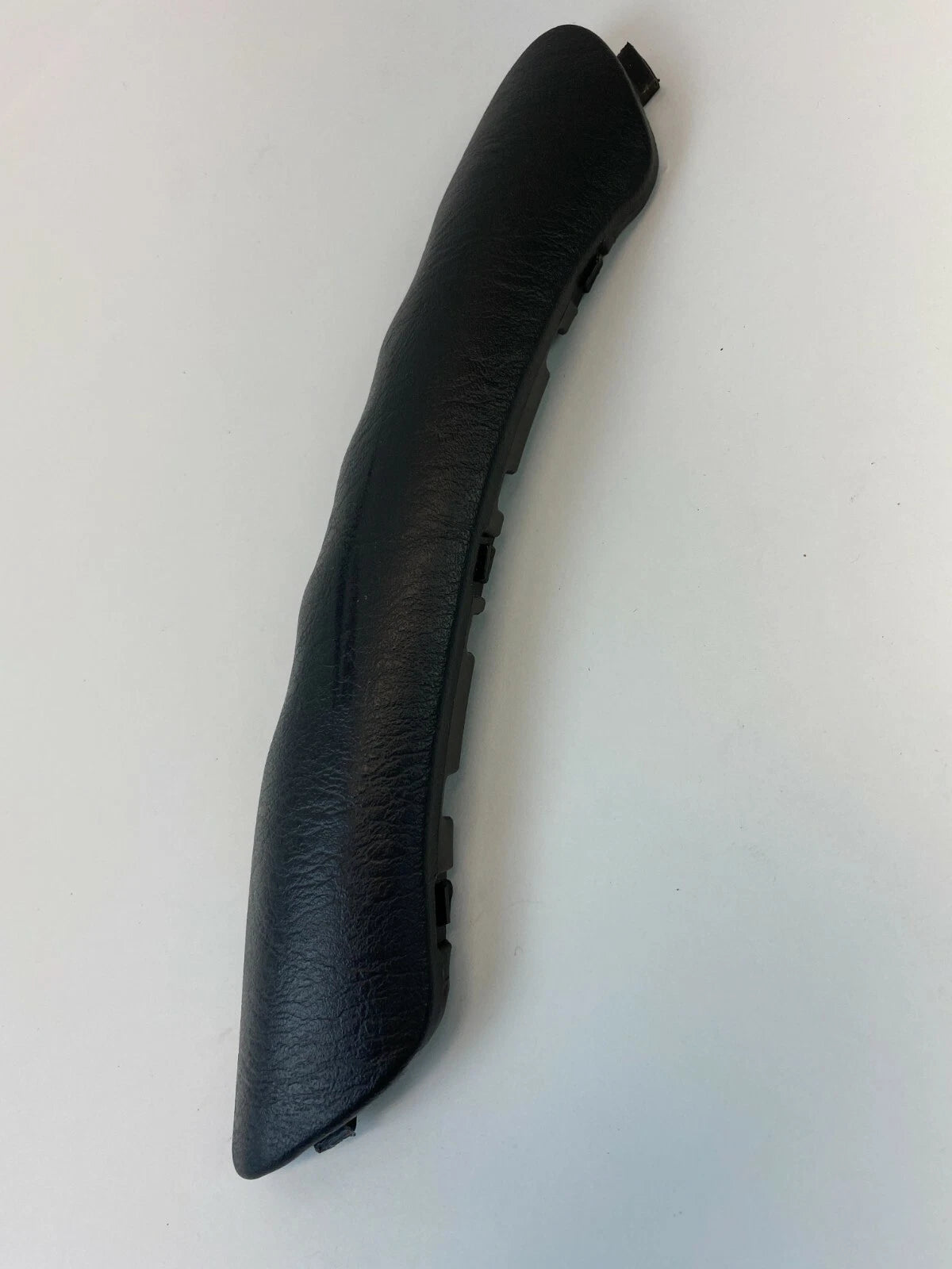 2000-2004 FORD FOCUS FRONT RIGHT PASSENGER DOOR PANEL PULL HANDLE BEZEL COVER