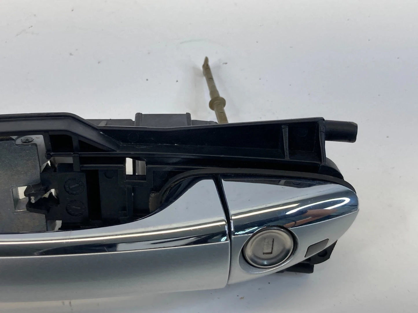 2006 MERCEDES-BENZ CLS500 FRONT LEFT DRIVER SIDE OUTER EXTERIOR DOOR HANDLE OEM