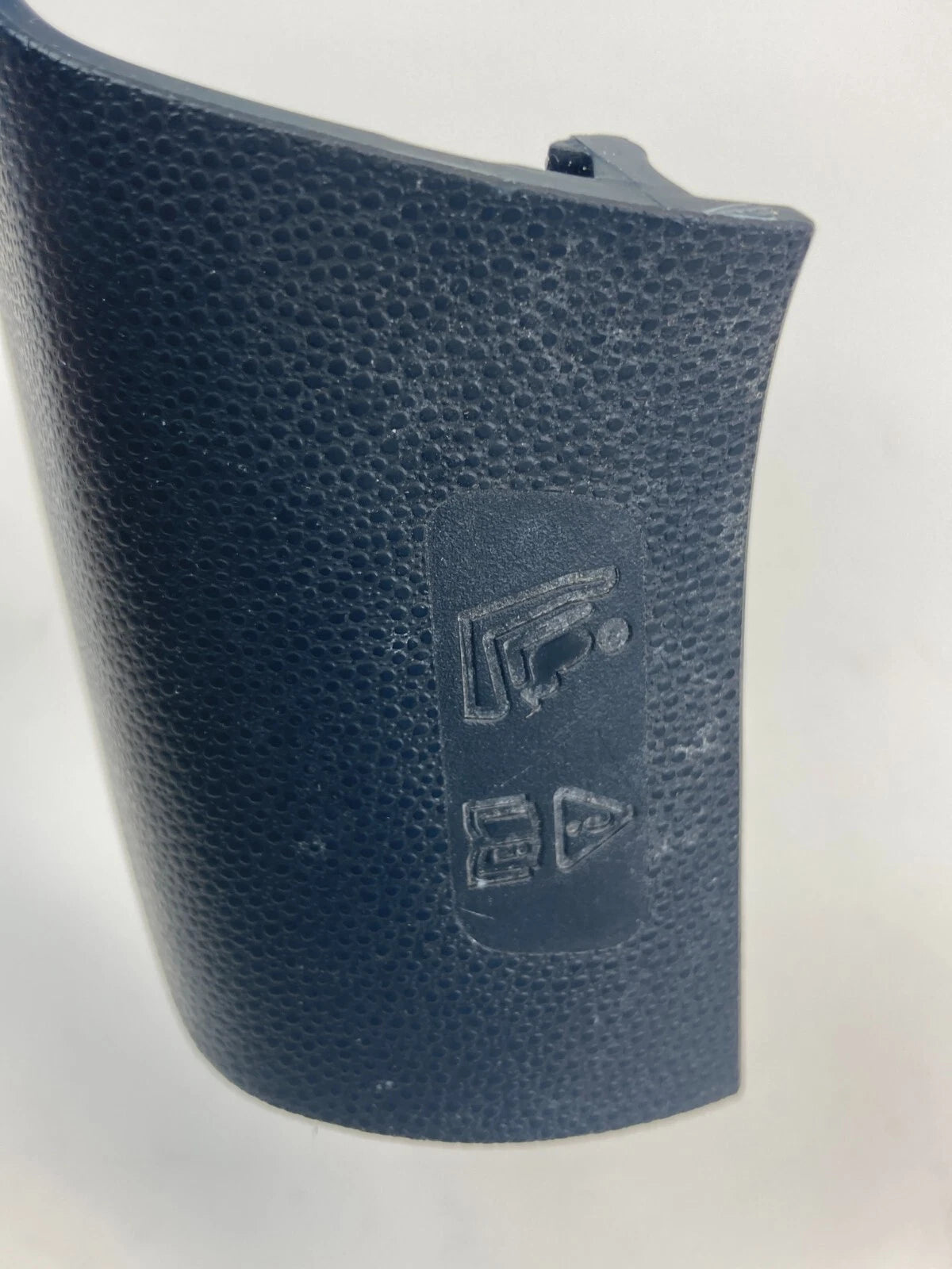 2004-2009 MAZDA 3 MAZDA3 SEDAN DECK SEAT CHILD SAFETY ANCHOR HOOK COVER BN8P5704