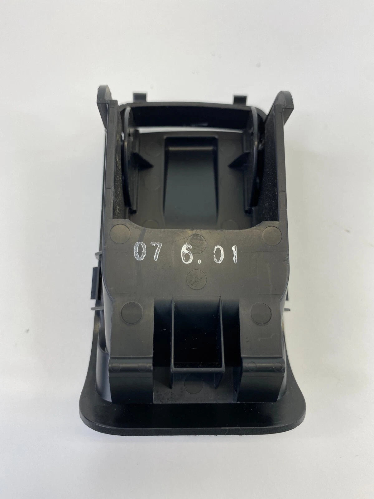 2007 2008 INFINITI G35 SEDAN REAR CHILD SEAT HOOK ANCHOR COVER TRIM 79980-JK000