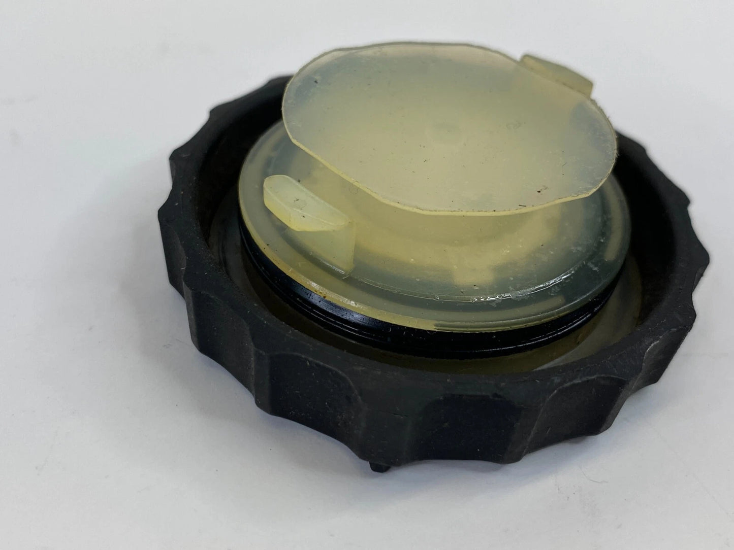2007 08 09 10 2011 TOYOTA CAMRY BRAKE MASTER CYLINDER RESERVOIR FILLER CAP OEM