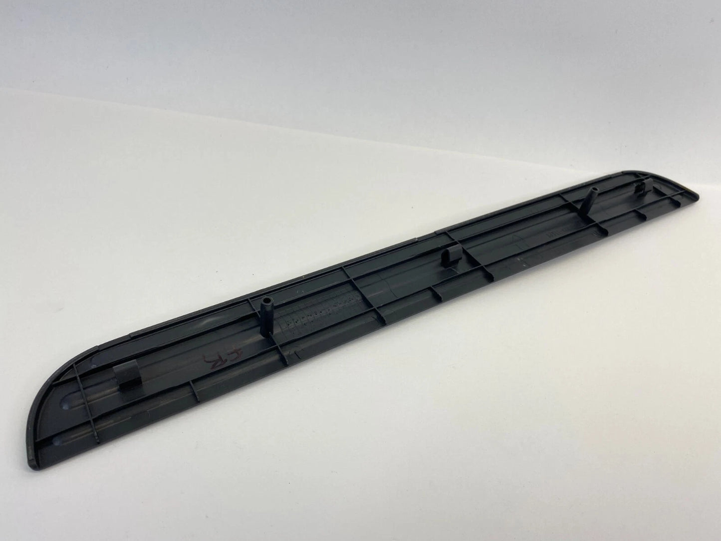 06-12 TOYOTA RAV4 FRONT RIGHT SIDE DOOR SCUFF PLATE TRIM PANEL BEZEL 67911-42030