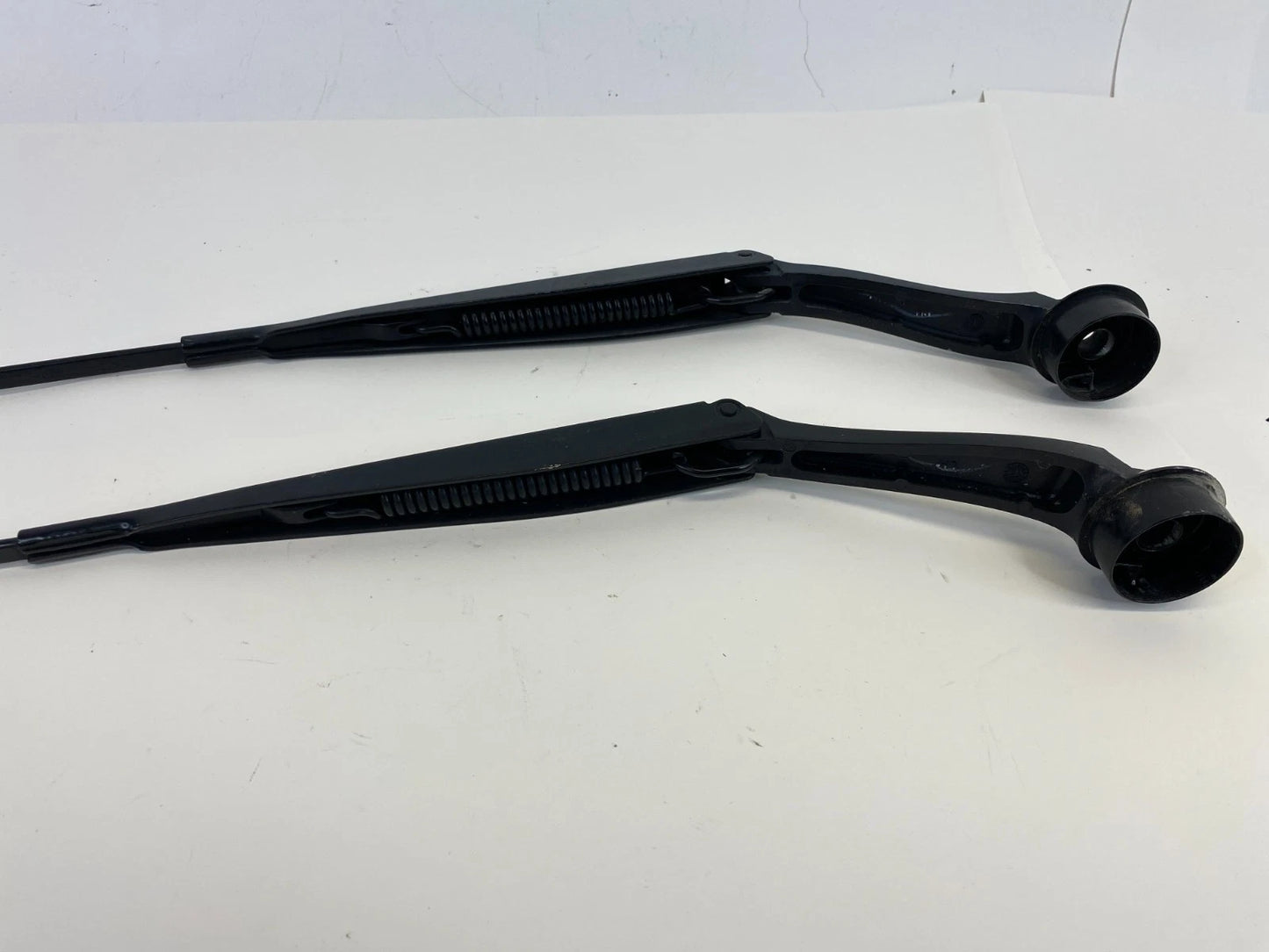2013-2020 FORD FUSION FRONT WINDSHIELD WIPER ARM PAIR LEFT & RIGHT SET OEM