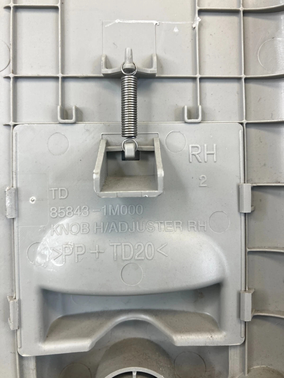 11-13 KIA FORTE FRONT RIGHT PASSENGER SIDE SEAT BELT RETRACTOR PRETENSIONER OEM