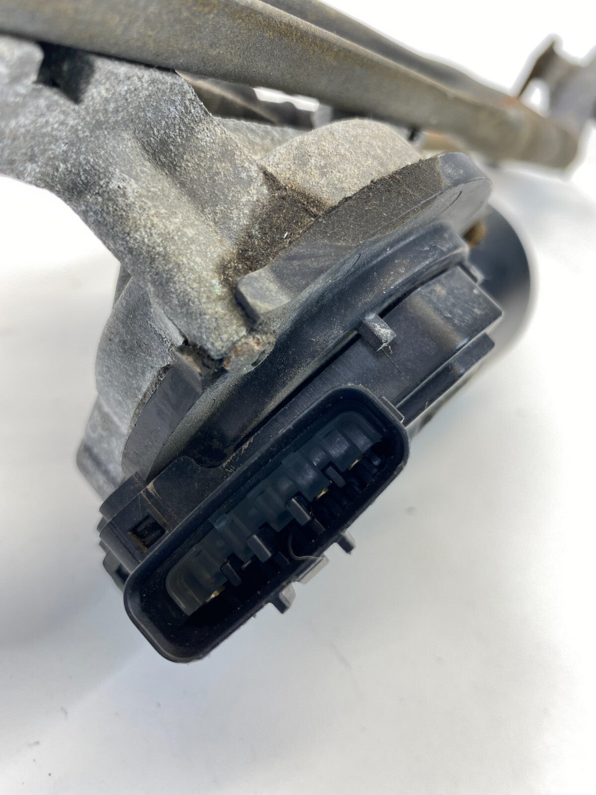 2005-2007 Dodge Magnum Front Windshield Wiper Motor W/ Linkage 04805711AA OEM