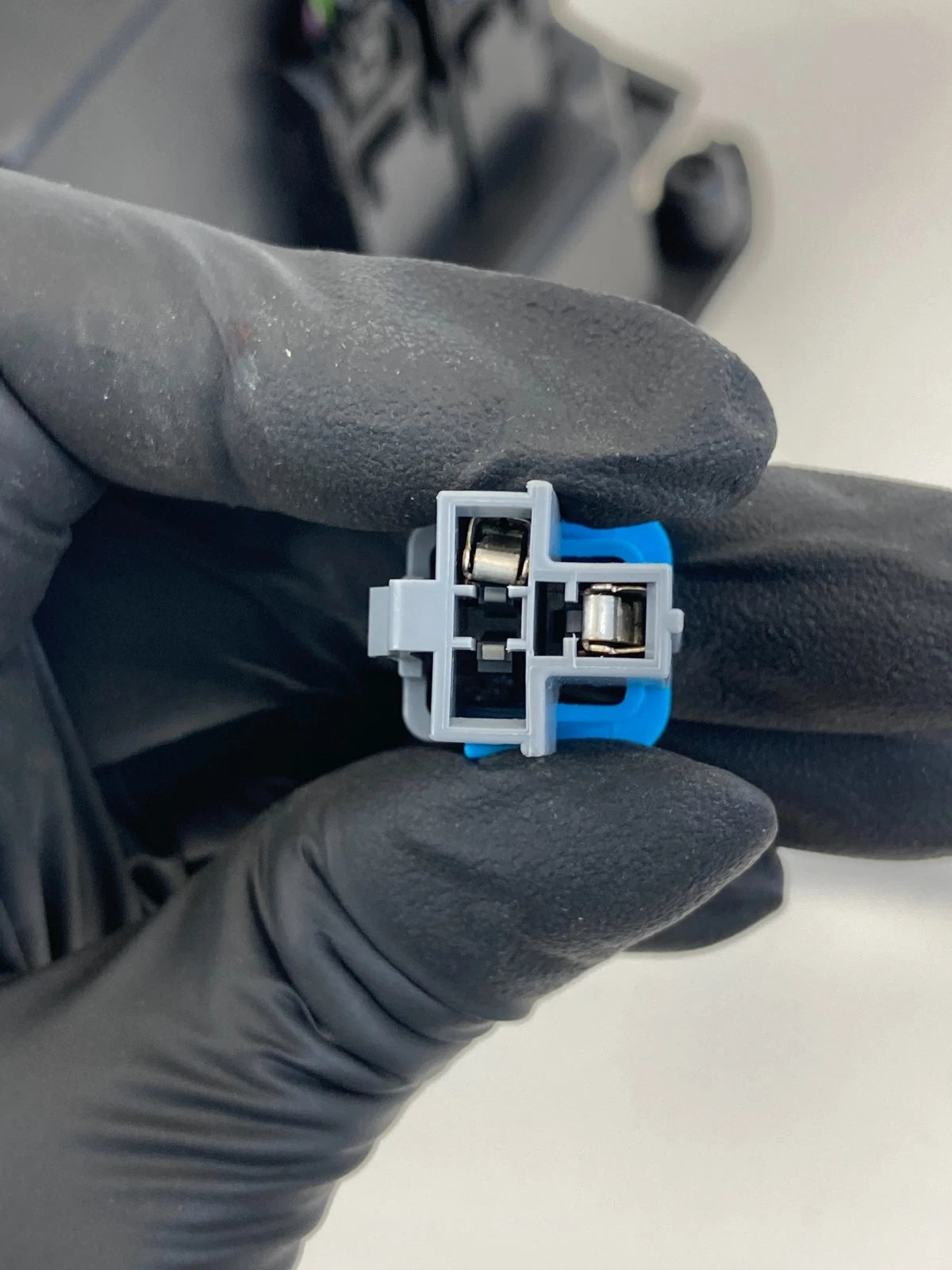 11-16 CHEVY CRUZE CENTER CONSOLE INTERNAL COMPARTMENT BOX W/ AUX USB PORT OEM