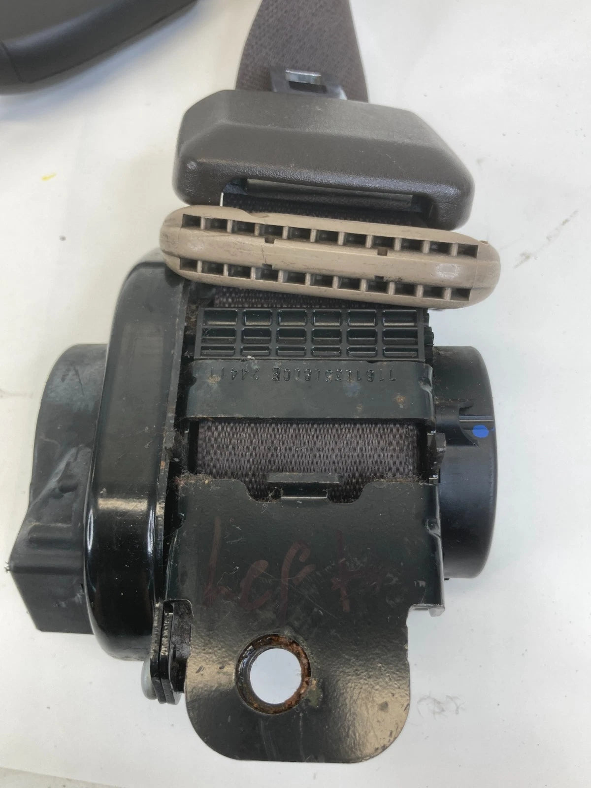 2011 2012 CHEVROLET MALIBU FRONT LEFT DRIVER SEAT BELT RETRACTOR 616732000C OEM