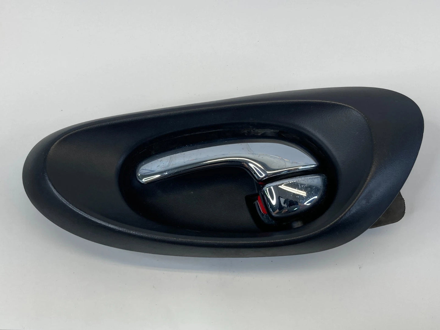 2002-2009 CHEVROLET TRAILBLAZER FRONT RIGHT SIDE INTERIOR DOOR HANDLE 15214506