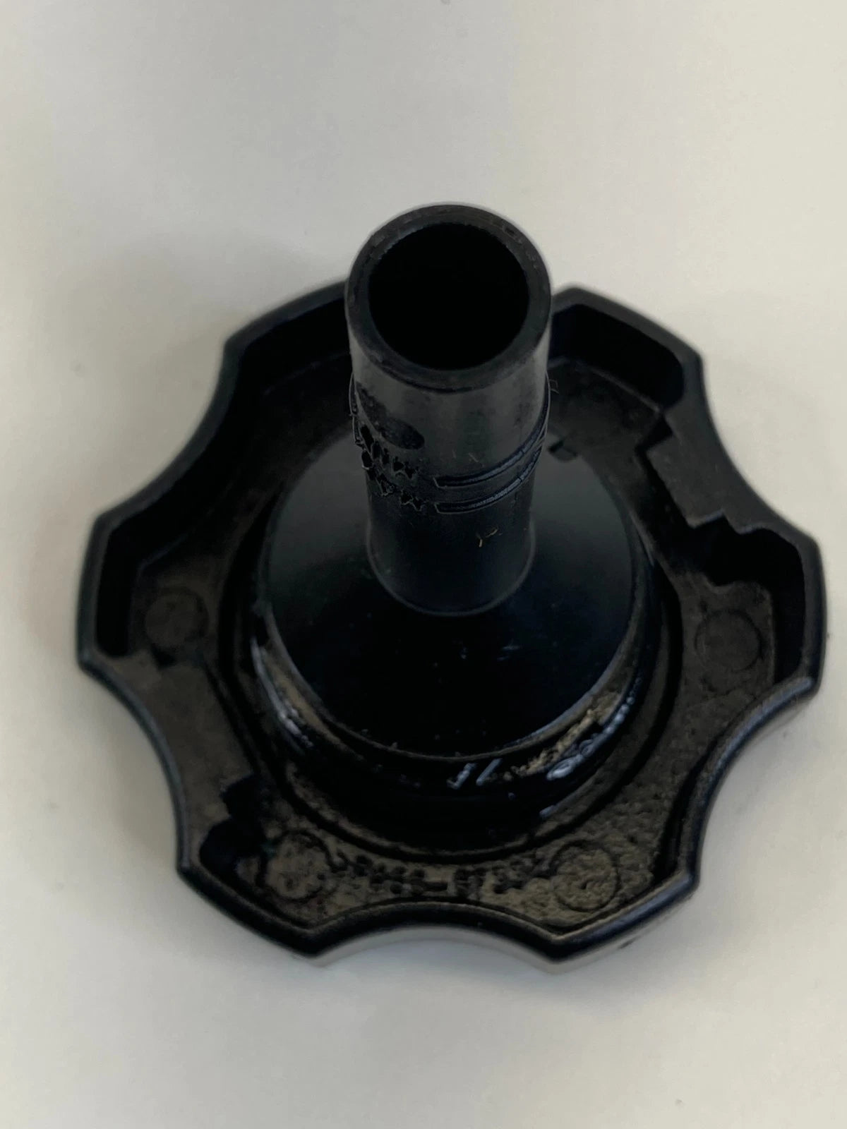 2010 2011 Buick LaCrosse A/T Steering Pump Reservoir Cap Cover Lid OEM