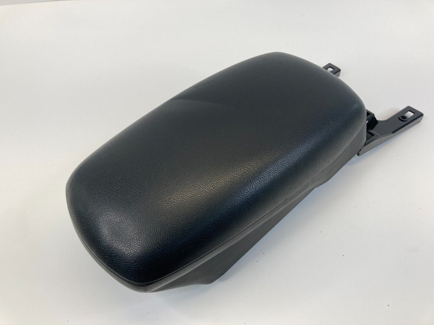 2011-2013 Hyundai Elantra Center Console Armrest Arm Rest Lid Cover 84622-3X000