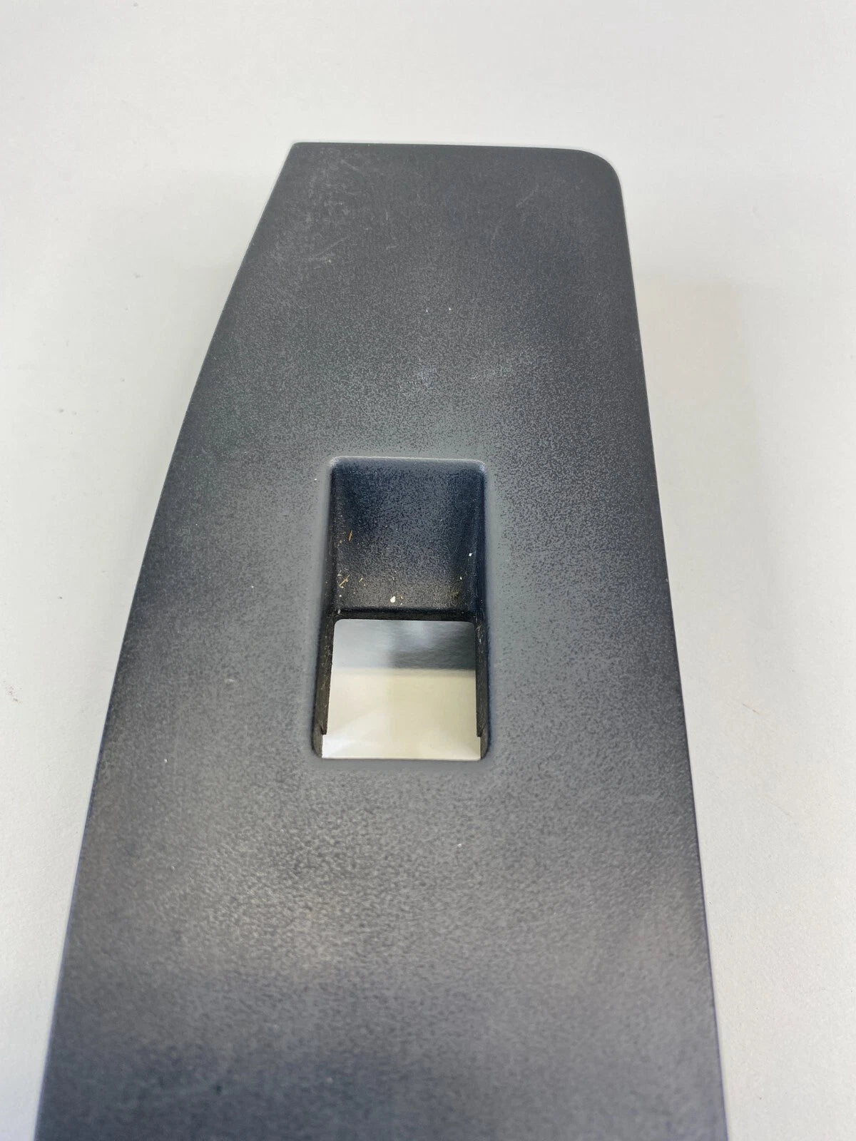2010-2012 FORD TAURUS FRONT RIGHT DOOR WINDOW SWITCH COVER BEZEL AG13-14B132 OEM