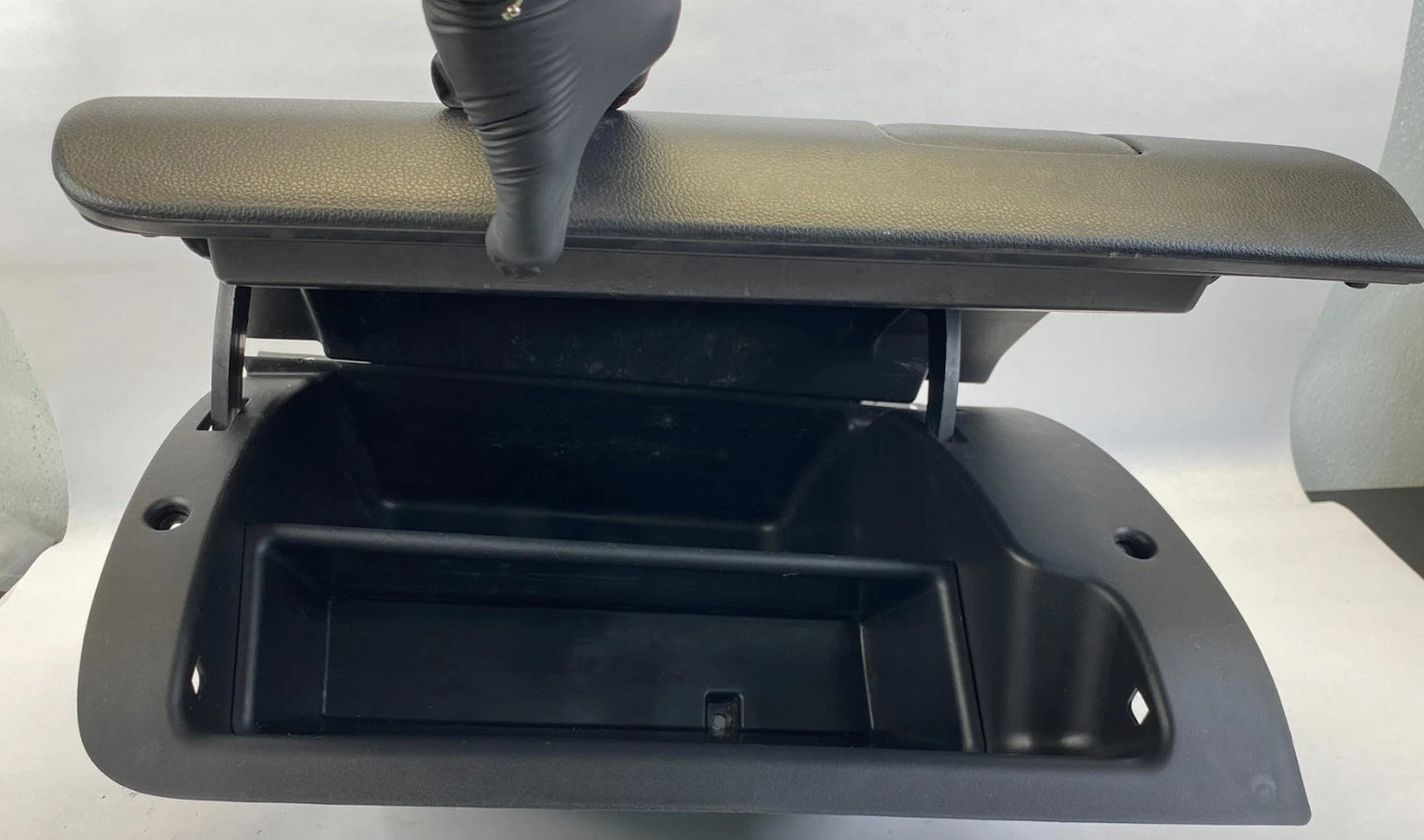 2010 2011 KIA SOUL DASH GLOVE BOX STORAGE COMPARTMENT ASSEMBLY OEM 84531-2K000