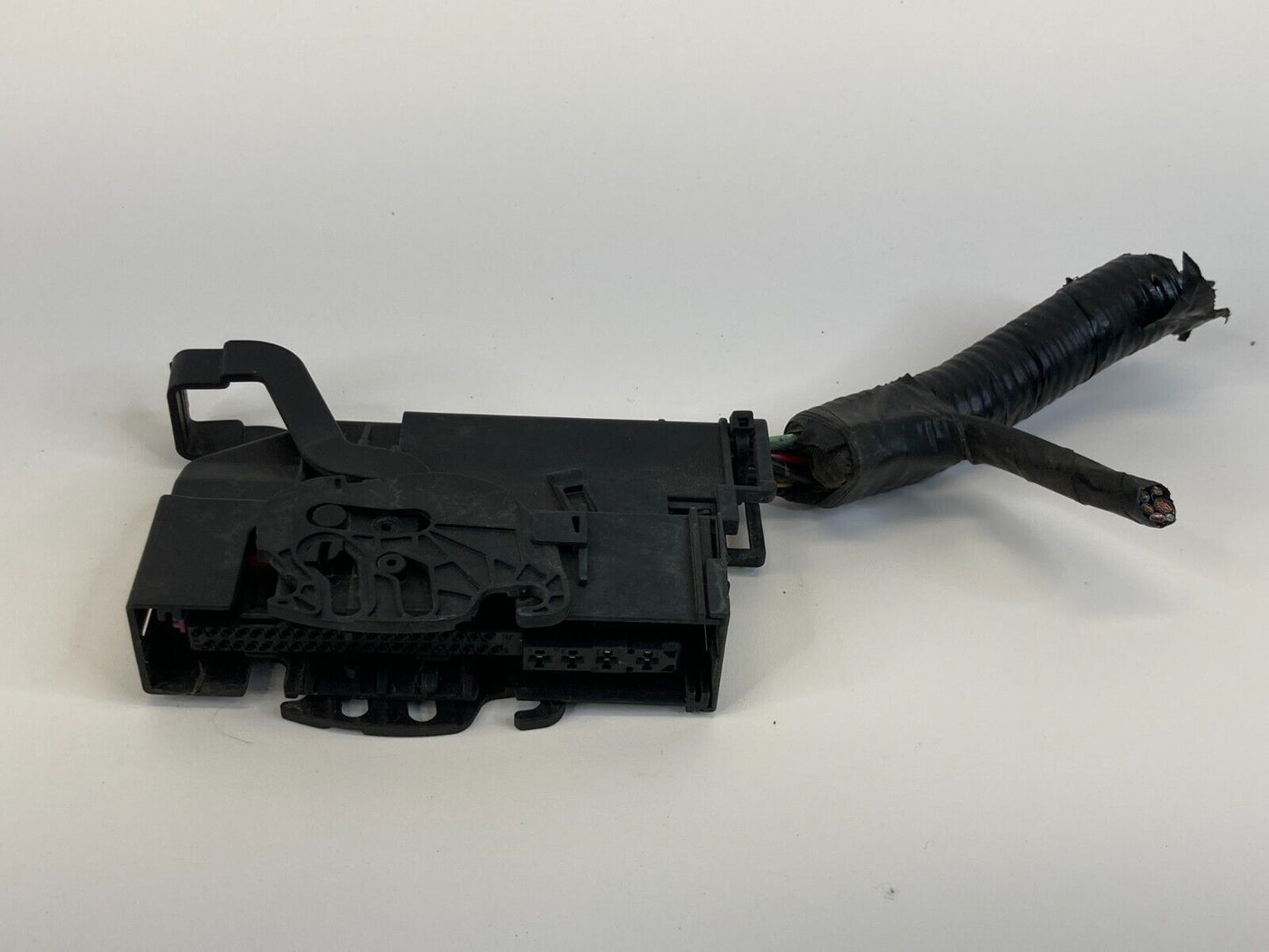 07 08 Infiniti G35 Sedan 3.5L AT 4WD ABS Anti Lock Brake Pump Plug Connector OEM