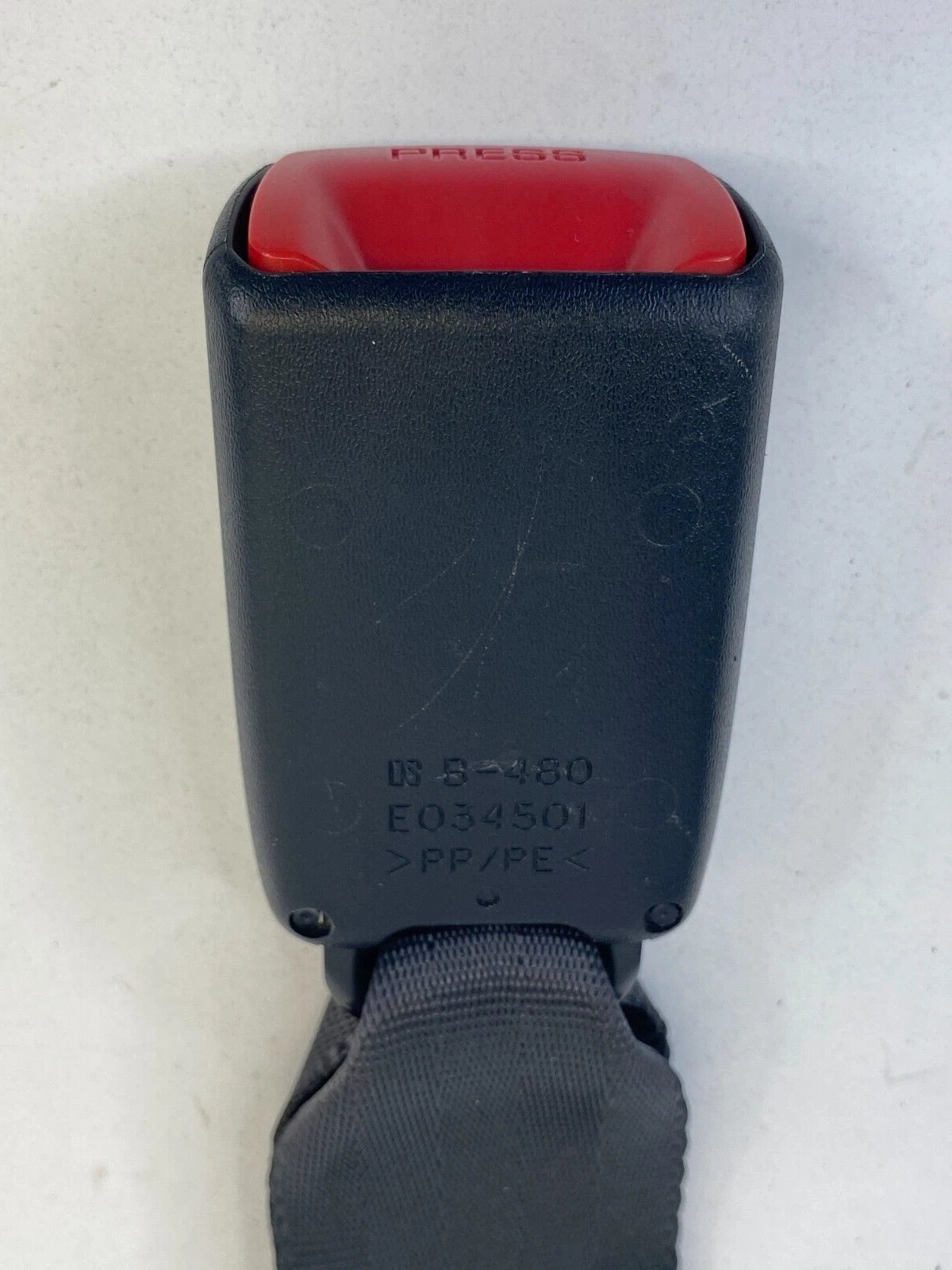 08-14 MITSUBISHI LANCER REAR CENTER SEAT BELT RECEIVER BUCKLE CONNECTOR E034501