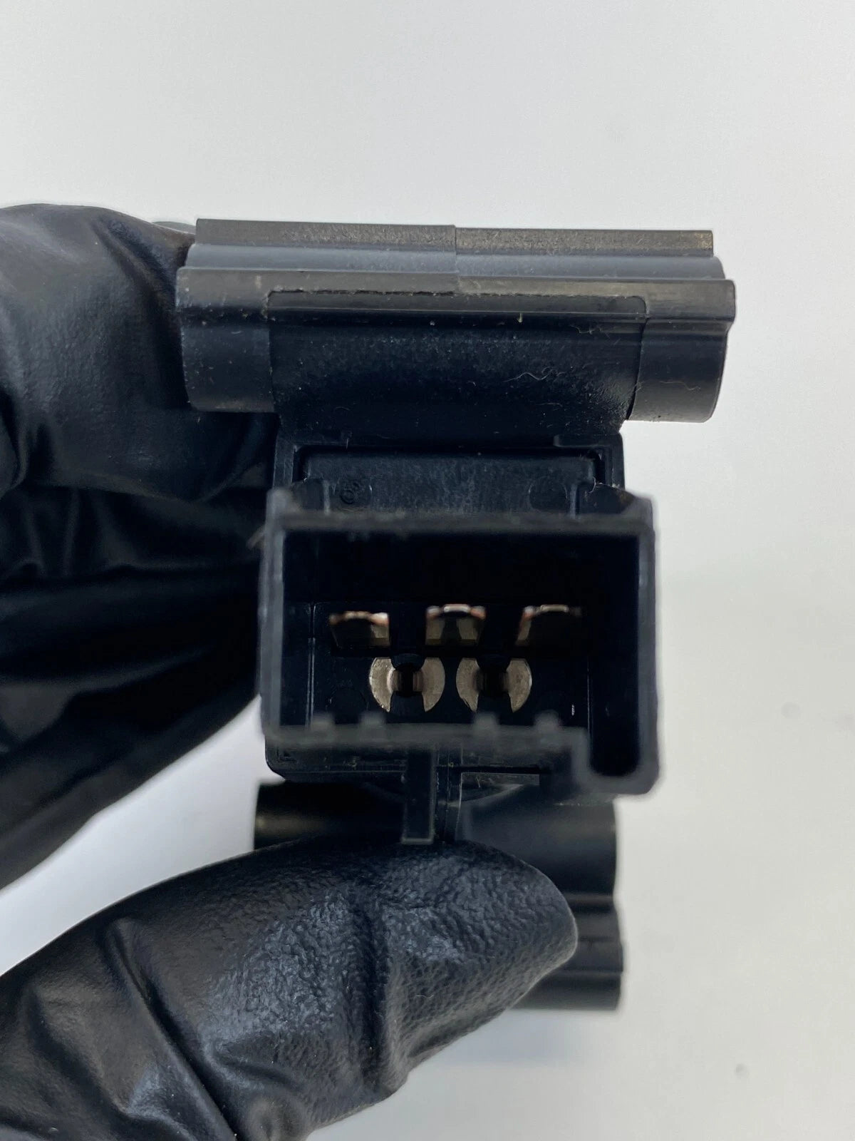 2008-2011 FORD FOCUS FIRST INERTIA FUEL PUMP SHUT-OFF SWITCH BUTTON OEM