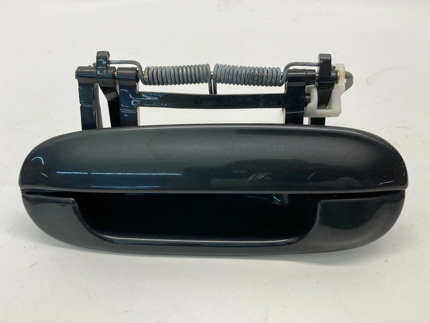 2000-2005 CADILLAC DEVILLE REAR LEFT BACK SIDE EXTERIOR DOOR HANDLE ASSEMBLY OEM