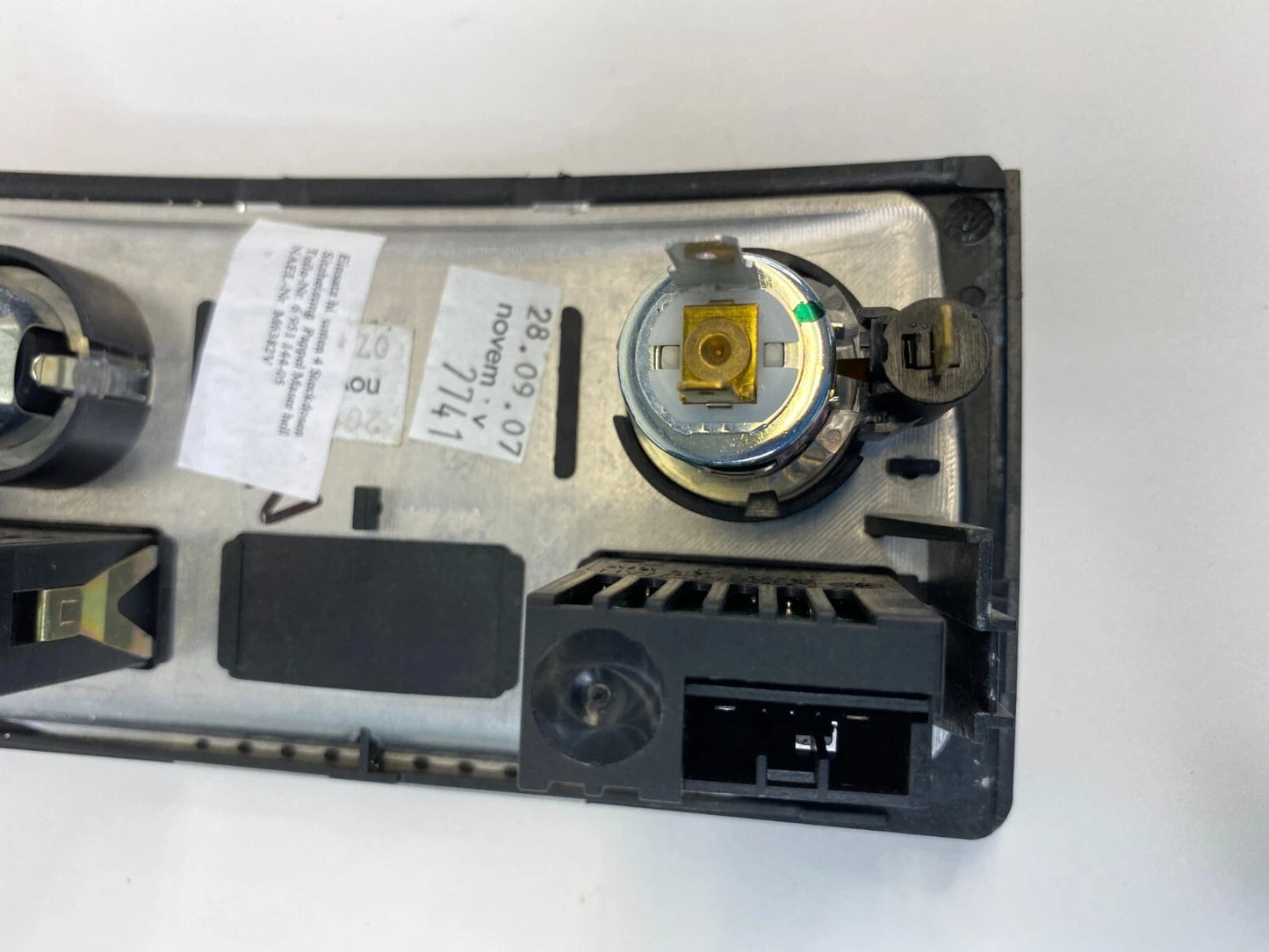 08-09 BMW 550I SEDAN REAR CONSOLE SEAT HEATER SWITCH & POWER OUTLET 695114405