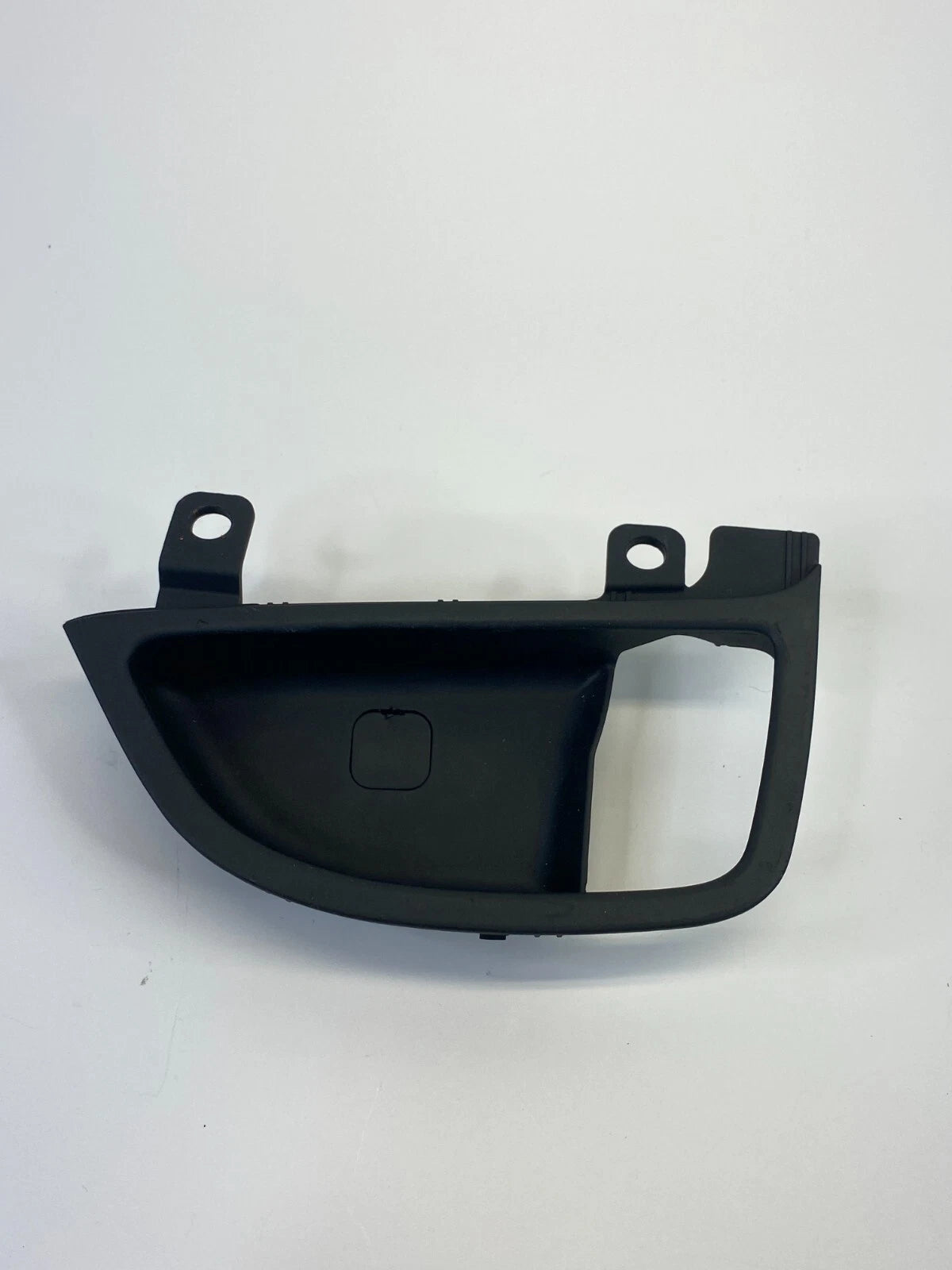 11-16 HYUNDAI ELANTRA FRONT RIGHT SIDE INSIDE DOOR HANDLE BEZEL 82621-MD000 OEM