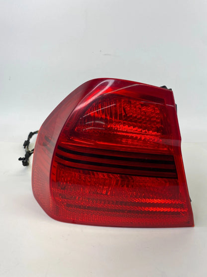 2007 2008 BMW 328I REAR LEFT OUTER TAILLIGHT TAIL LAMP UNIT ASSEMBLY 7161955 OEM