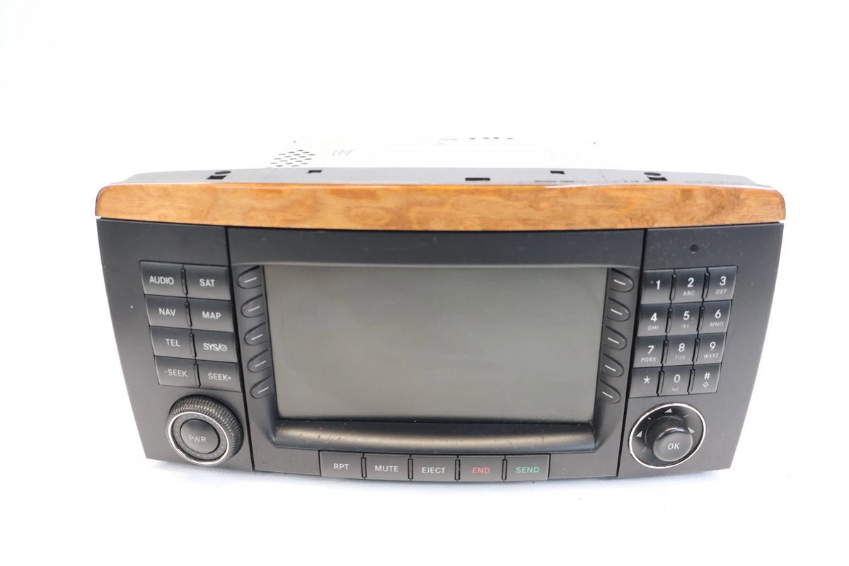 06-08 MERCEDES BENZ W251 R350 R320 GL320 RADIO NAVIGATION CD PLAYER A2518704589