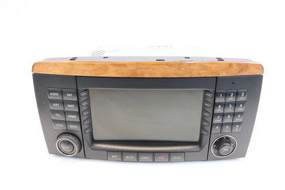 06-08 MERCEDES BENZ W251 R350 R320 GL320 RADIO NAVIGATION CD PLAYER A2518704589