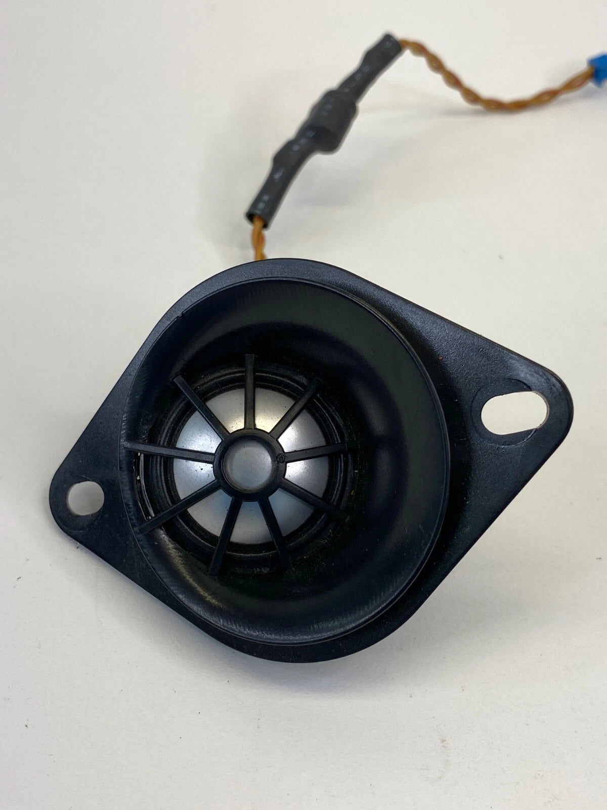06 07 08 09 10 BMW 550I REAR DECKLID RIGHT SIDE TWEETER SPEAKER 65136919363 OEM
