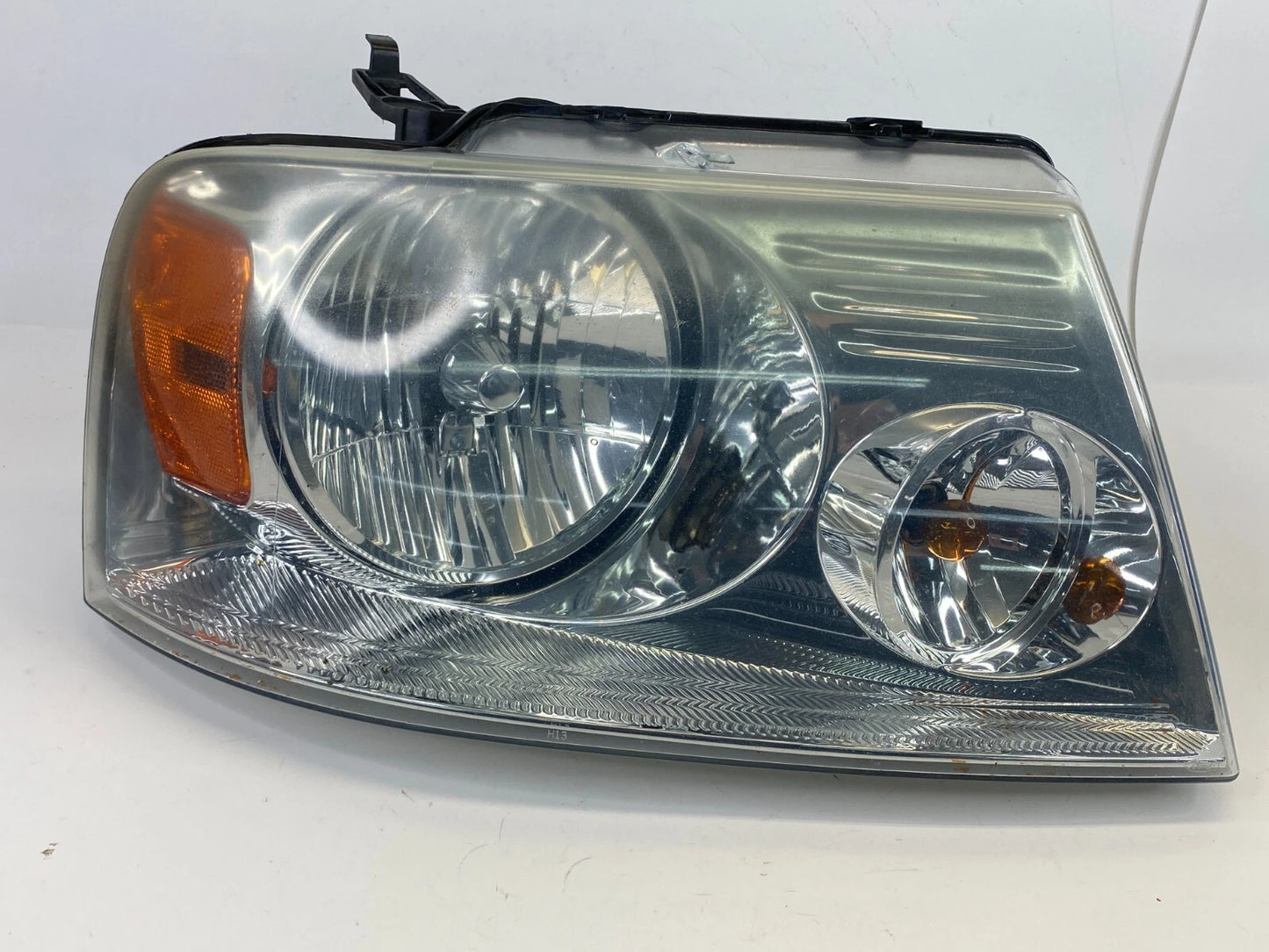 2004-2008 FORD F-150 FRONT RIGHT PASSENGER HEADLIGHT HEADLAMP 4L3X-13005-A OEM