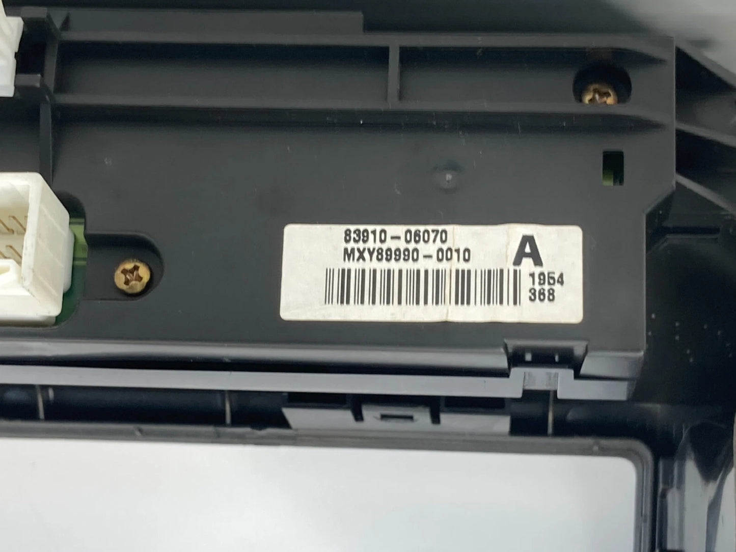 2004-2006 TOYOTA CAMRY DASH RADIO CLOCK BEZEL TRIM PANEL W/AIR VENT OEM