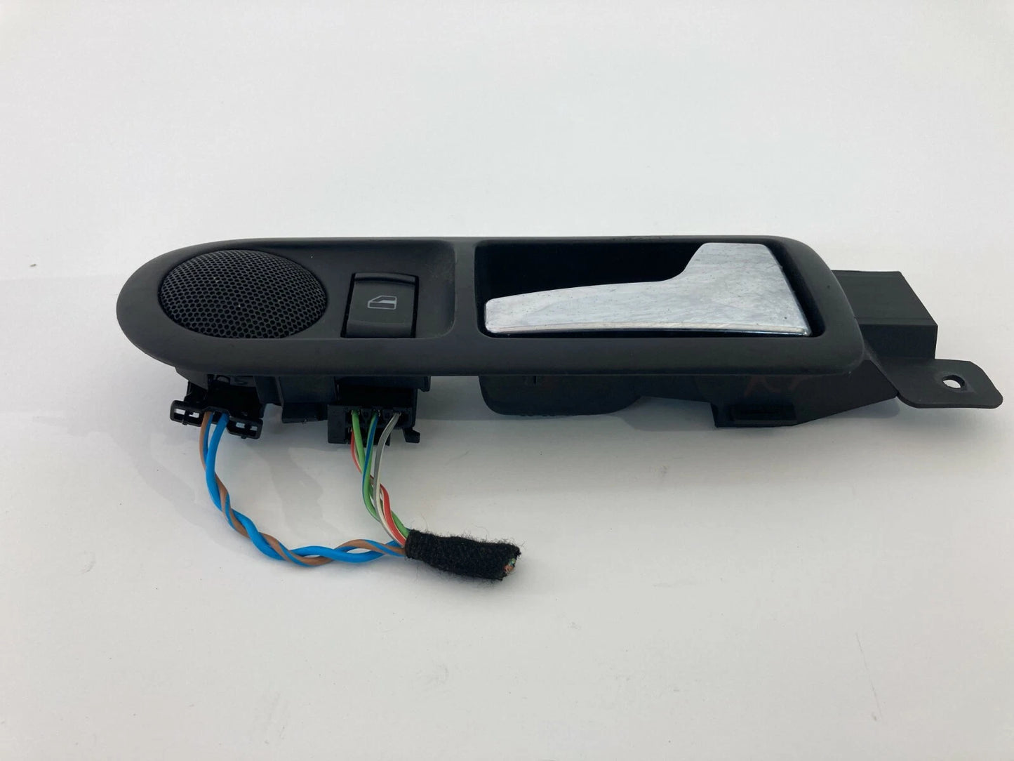 01-05 VOLKSWAGEN PASSAT REAR RIGHT INTERIOR DOOR HANDLE W/ TWEETER & SWITCH OEM