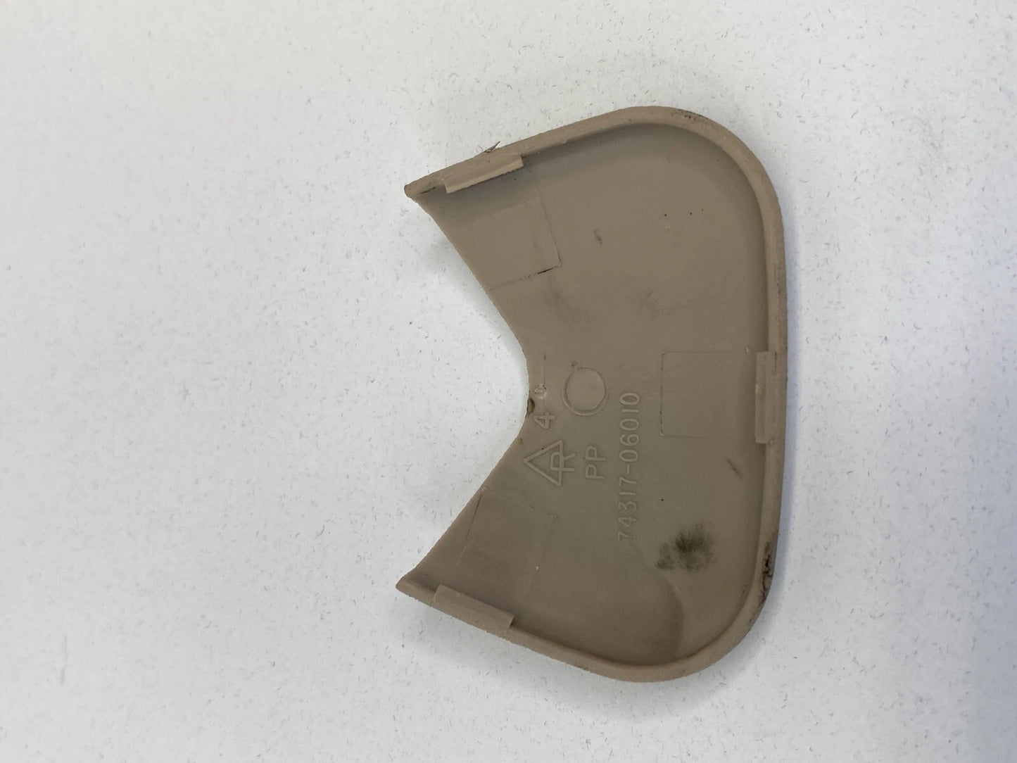 1992-1996 TOYOTA CAMRY SUNVISOR LEFT OR RIGHT SCREW COVER BRACKET ASSEMBLY OEM