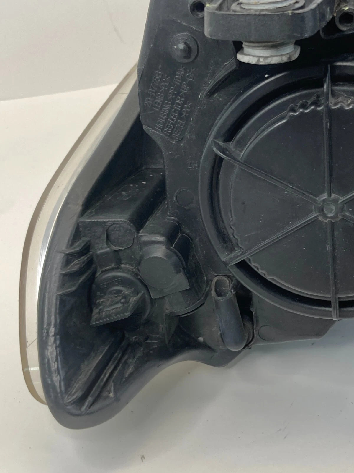 2009-2012 VOLKSWAGEN CC FR RIGHT PASSENGER HEADLIGHT HEADLAMP 20905300 AFTERMKT