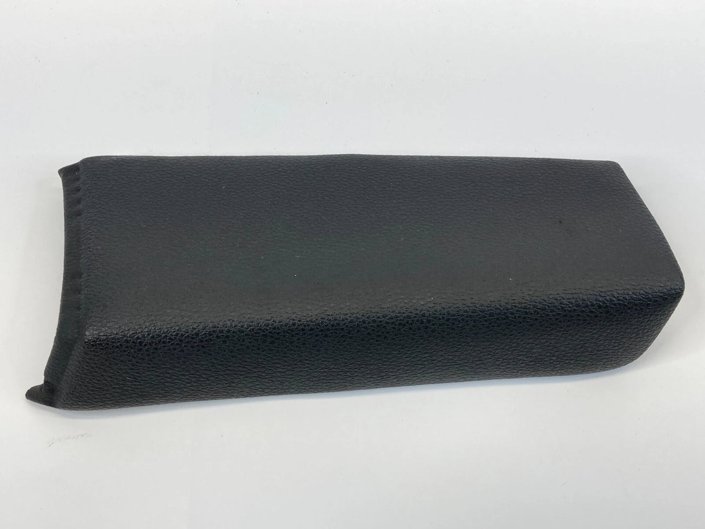 2011-2014 CHEVROLET CRUZE FRONT RIGHT PASSENGER INNER DOOR PANEL ARM REST PANEL