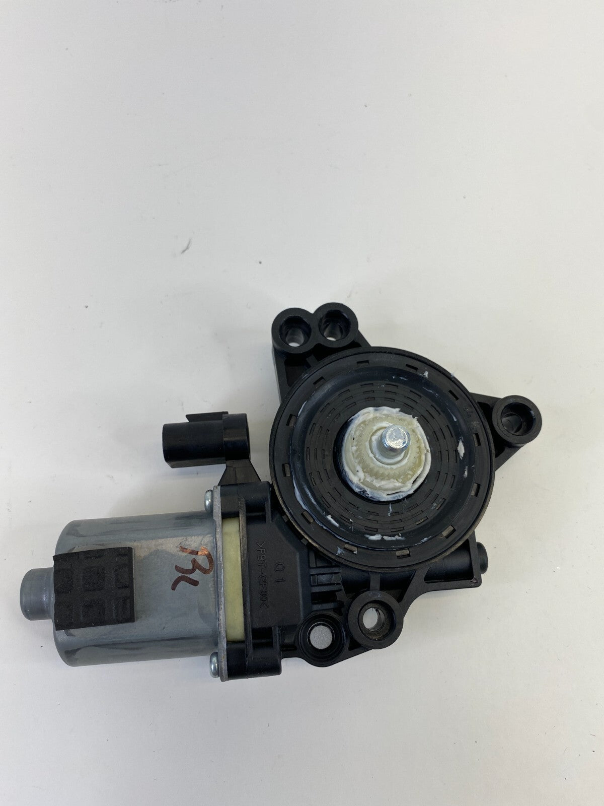 13-18 Hyundai Santa Fe Sport Rear Left Side Door Power Window Motor 83450-2W000