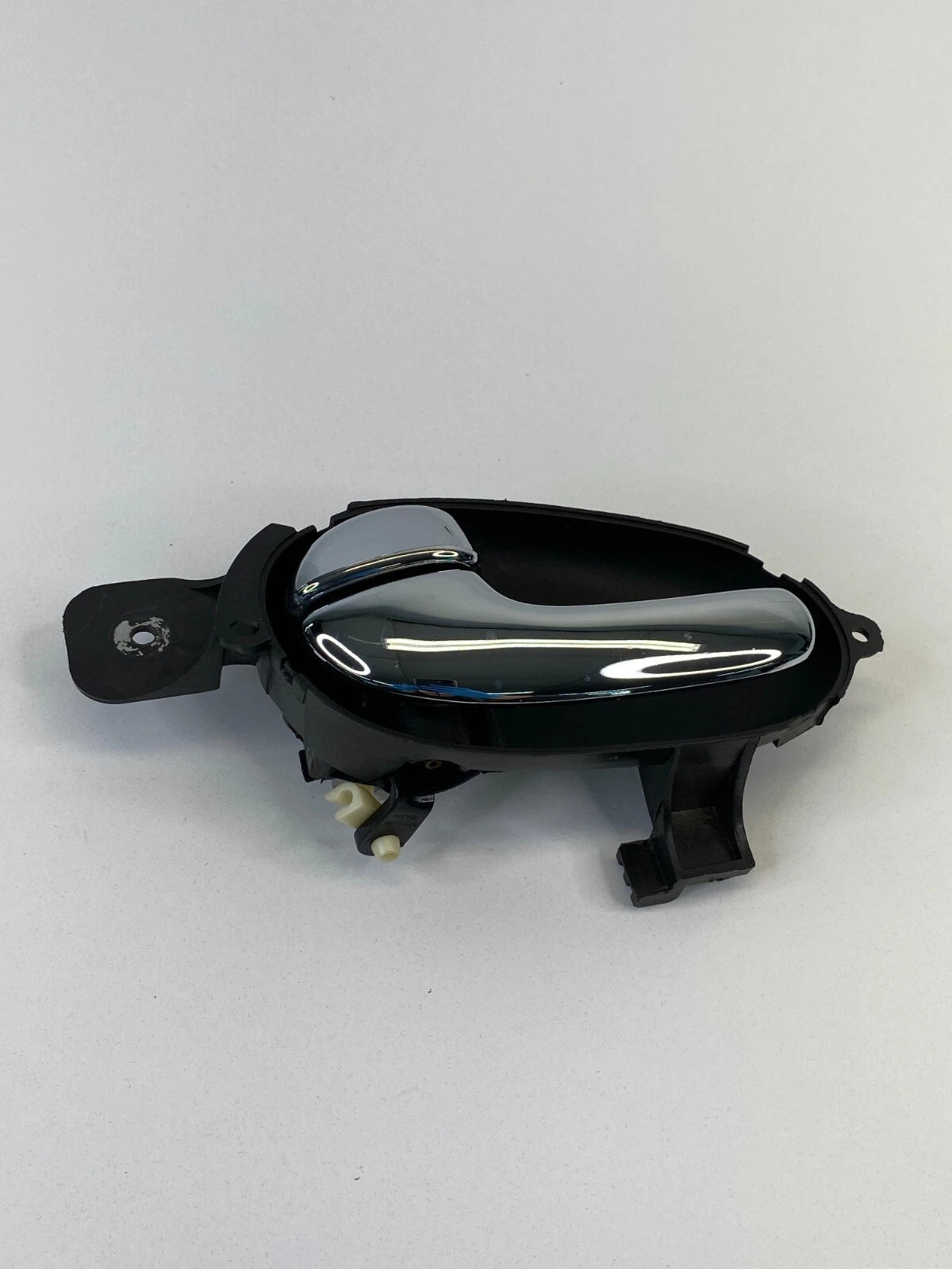 02-09 GMC ENVOY TRAILBLAZER REAR LEFT SIDE INNER DOOR HANDLE OEM
