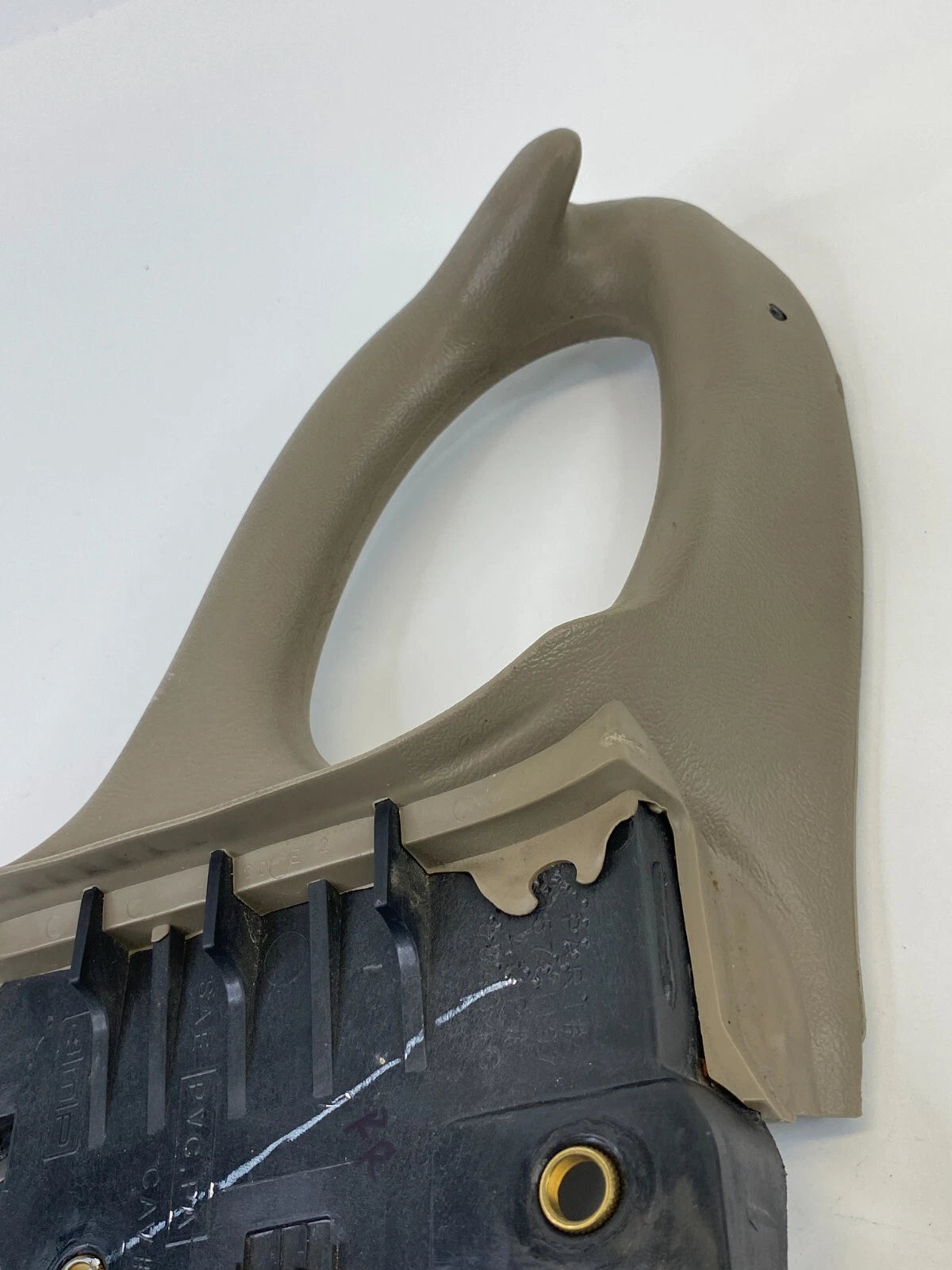 2003-2006 CHEVROLET AVALANCHE 1500 REAR RIGHT PILLAR GRIP GRAB HANDLE 15761197
