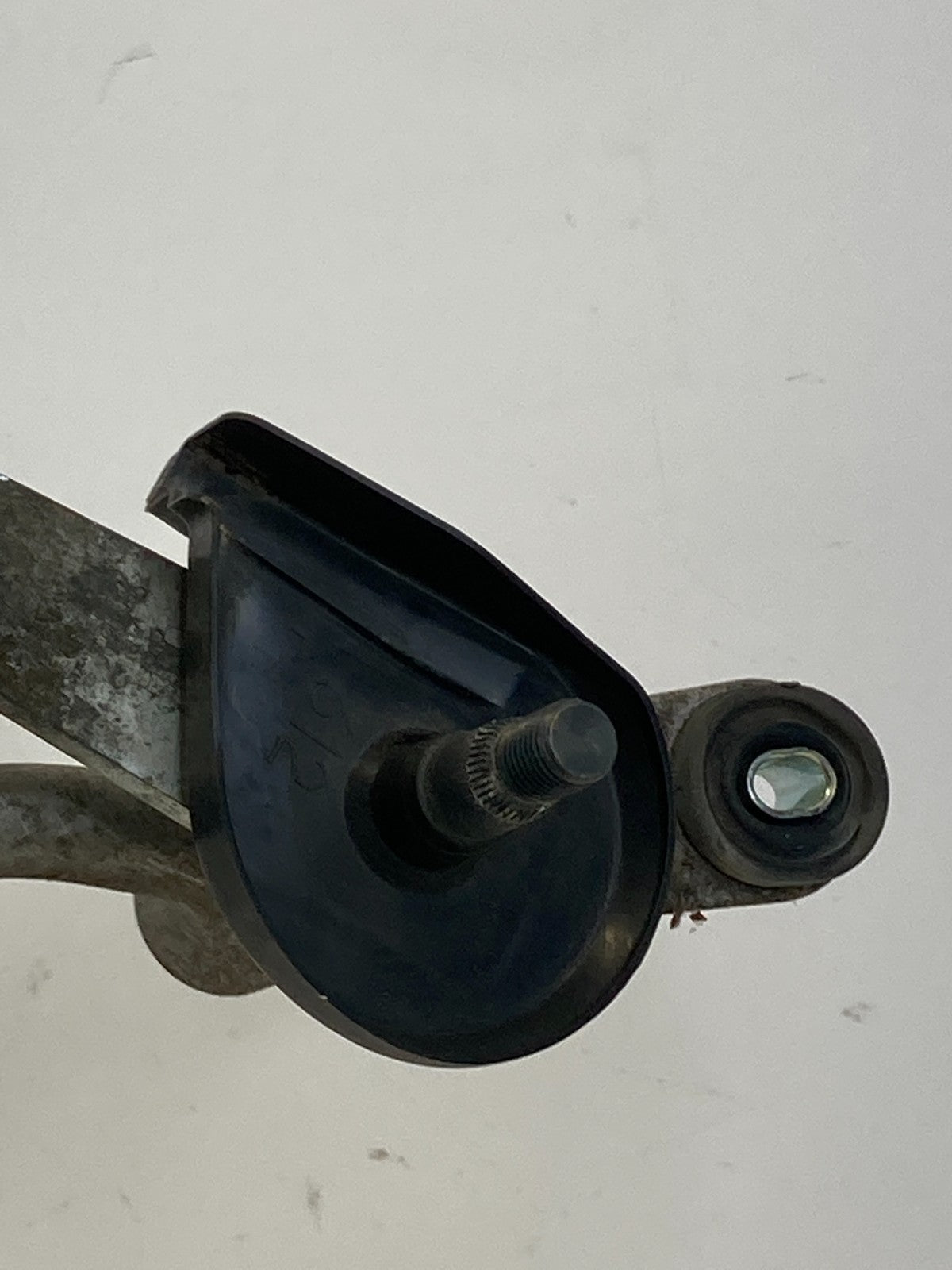 2014-2024 Kia Soul Front Windshield Wiper Motor W/ Linkage 98100-B2000 OEM