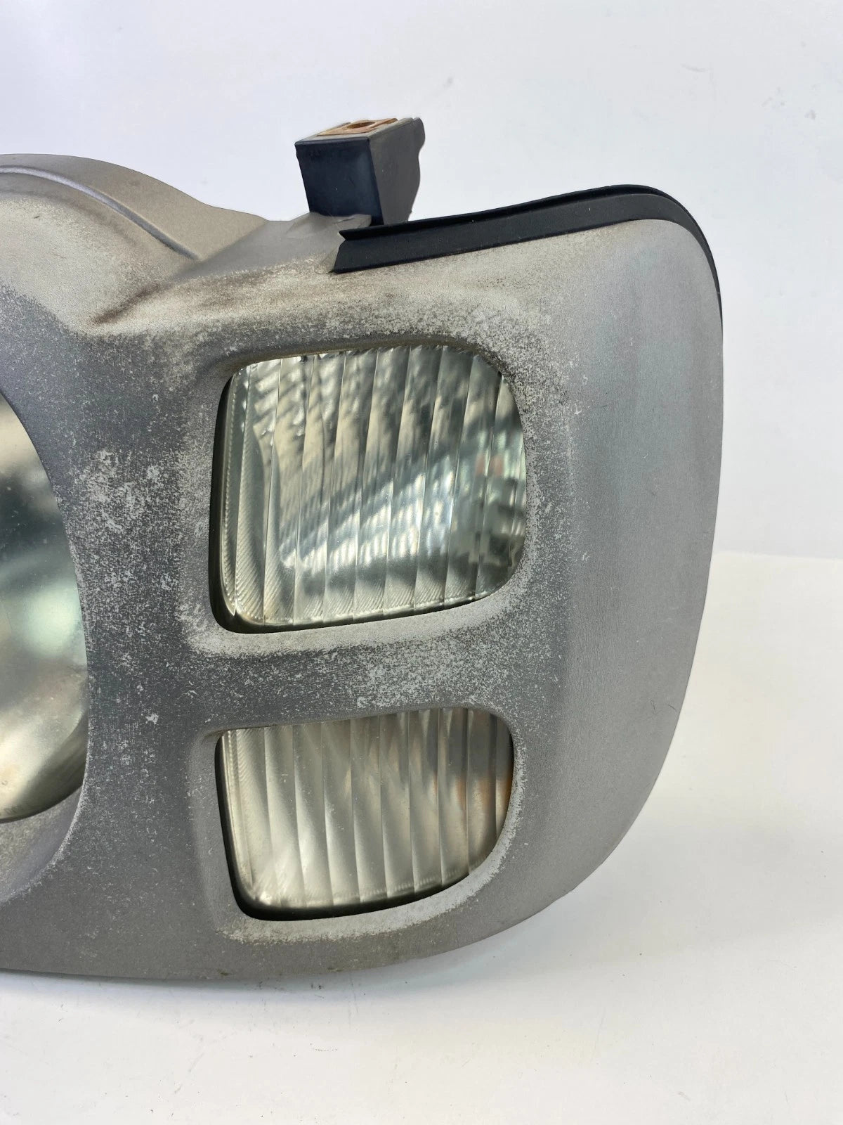 2002-2004 Nissan Xterra FRONT LEFT DRIVER SIDE HEADLIGHT HEADLAMP OEM