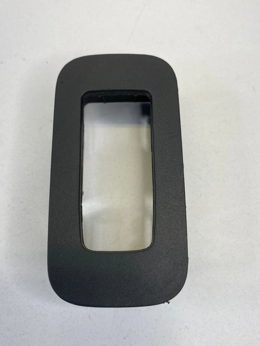 2007-2010 DODGE CHARGER RIGHT PASSENGER DOOR WINDOW SWITCH COVER BEZEL 100010774