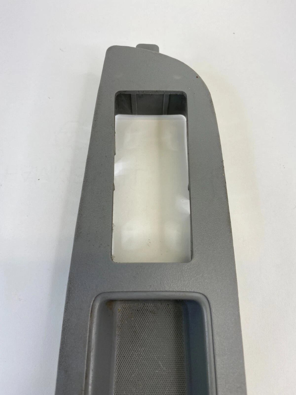 2006 2007 CHRYSLER 300 FRONT RIGHT DOOR WINDOW SWITCH BEZEL COVER TRIM 1053092