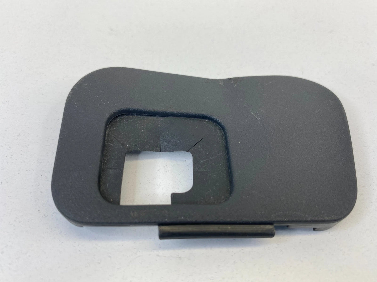 09-13 COROLLA 09 10 MATRIX STEERING WHEEL RIGHT HOLE COVER TRIM 45186-02110 OEM