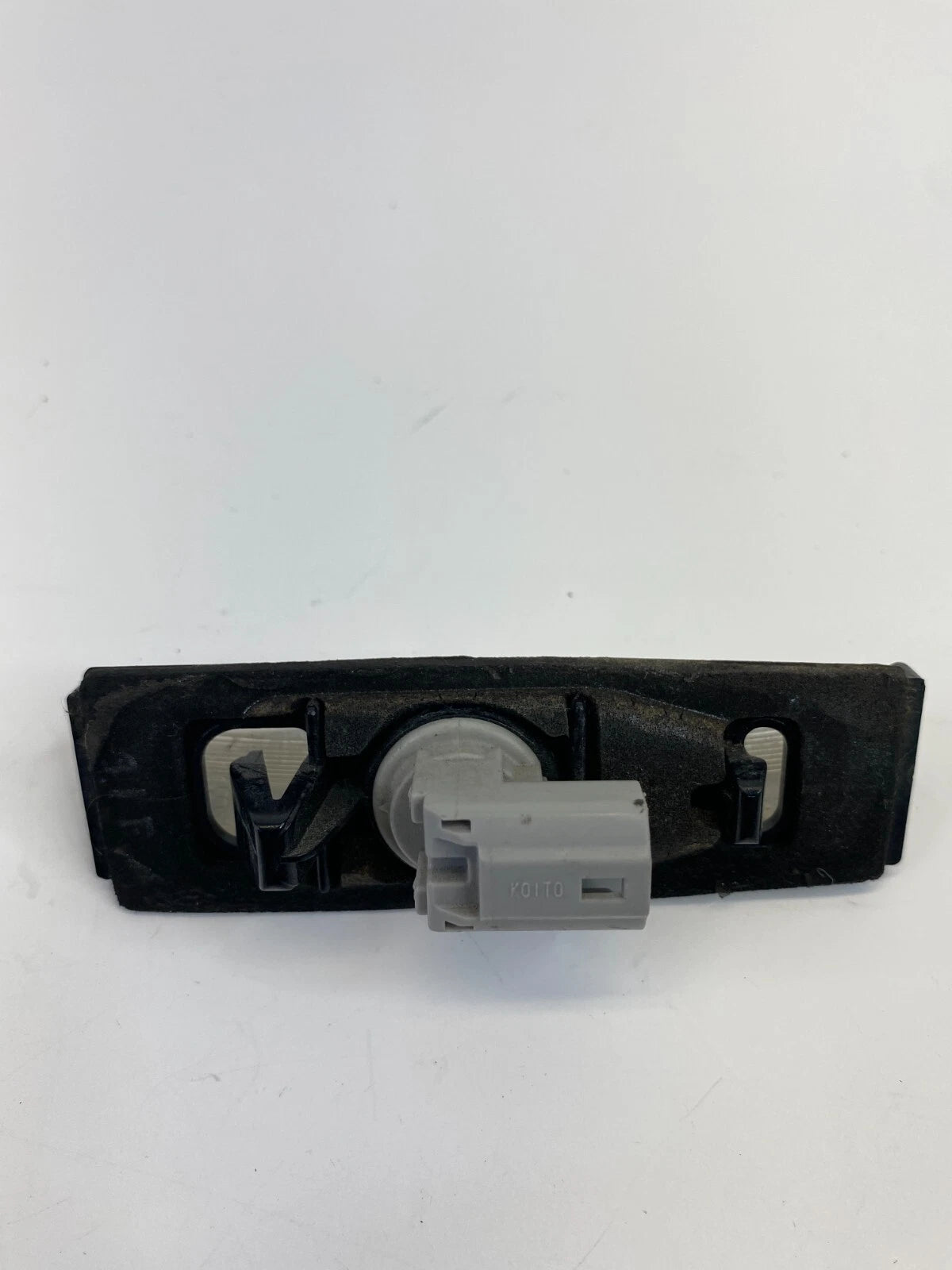 98-05 LEXUS GS300 GS 300 REAR TRUNK LICENSE PLATE LIGHT LAMP TRIM PANEL OEM