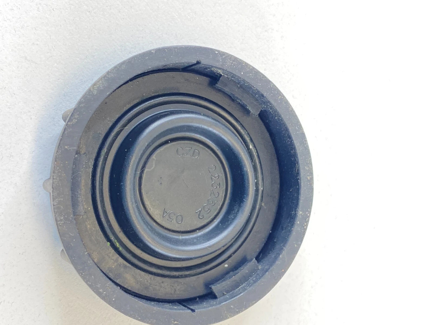 2005-2007 FORD FIVE HUNDRED BRAKE FLUID MASTER CYLINDER CAP RESERVOIR 2232652
