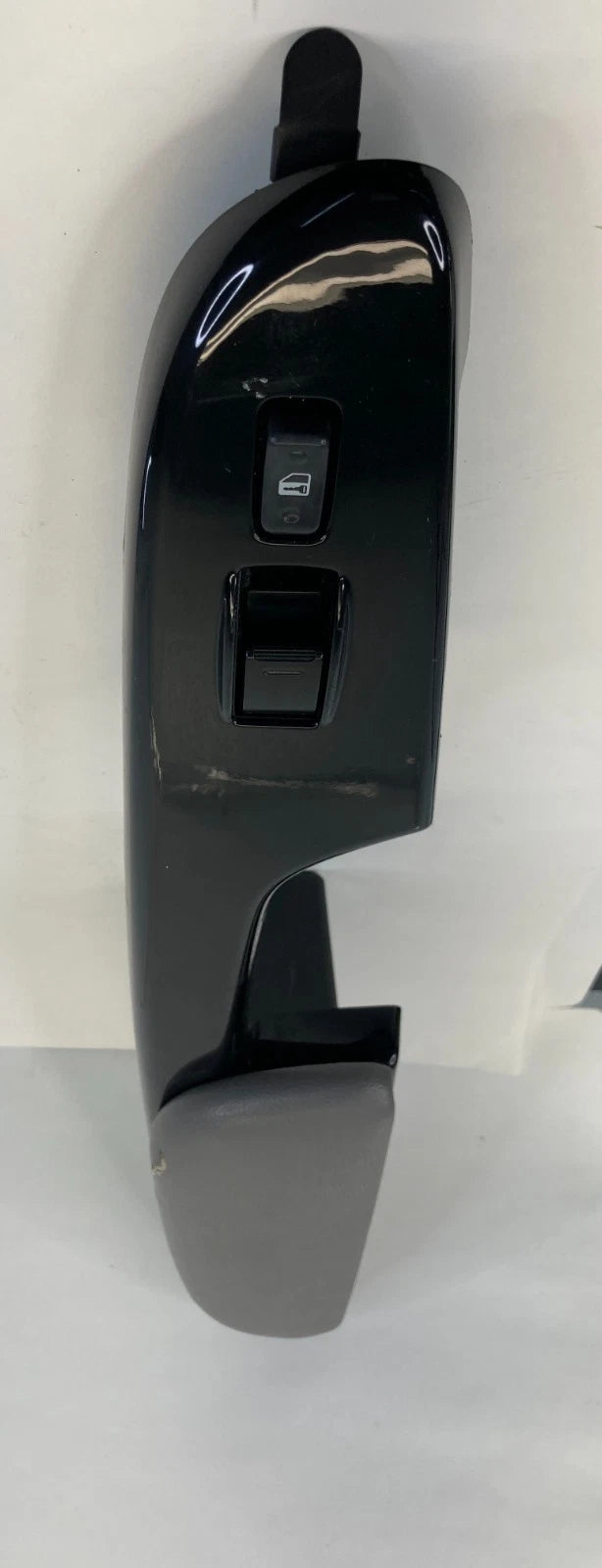 04-10 TOYOTA SIENNA FRONT RIGHT WINDOW SWITCH W/ ARMREST BEZEL 74231AE020 OEM